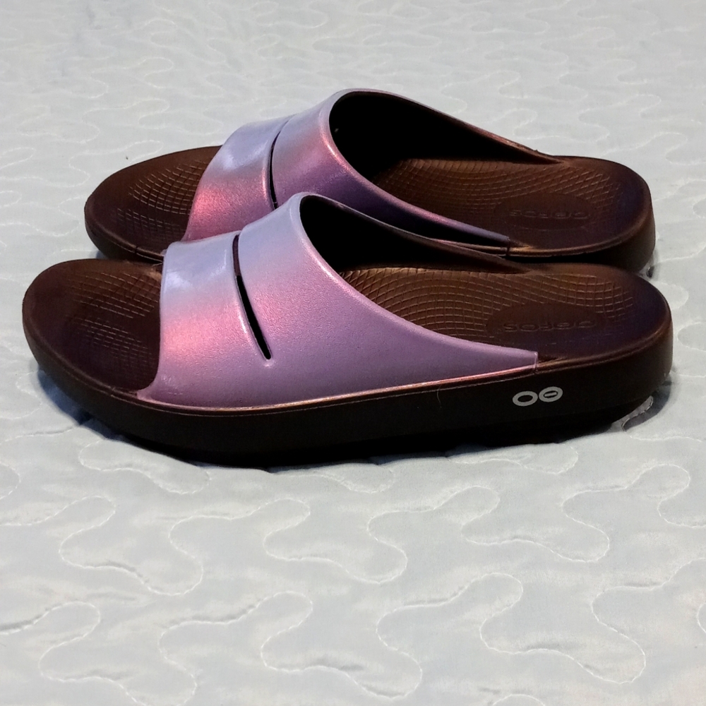 Oofos sandals hardly used